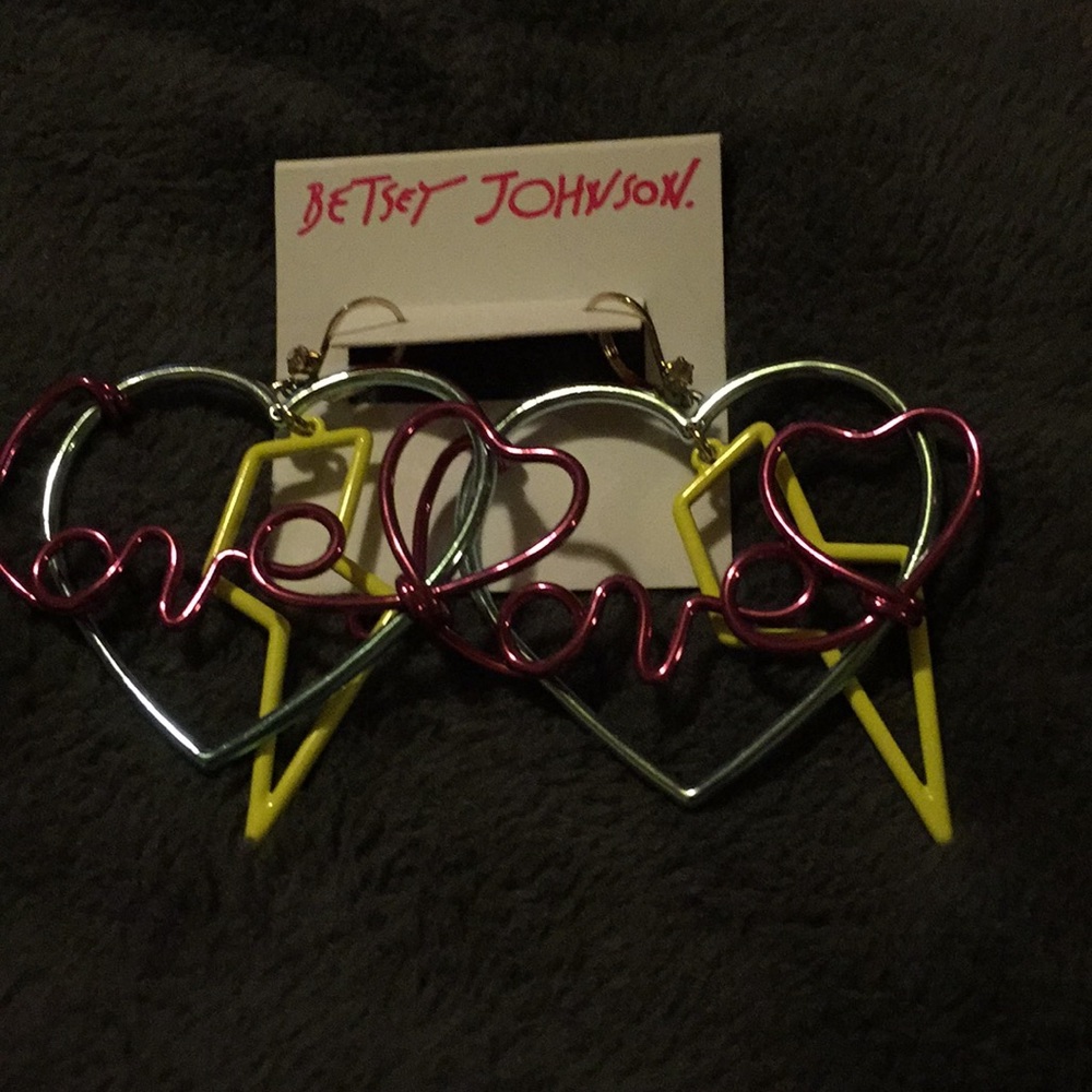 Betsey Johnson dazzling love heart earrings awesom